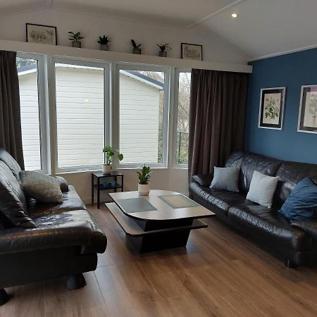 Modern En Chic Chalet Tot 4 Personen Op De Veluwe Recreatiepark De Oude Driest 皮滕 外观 照片
